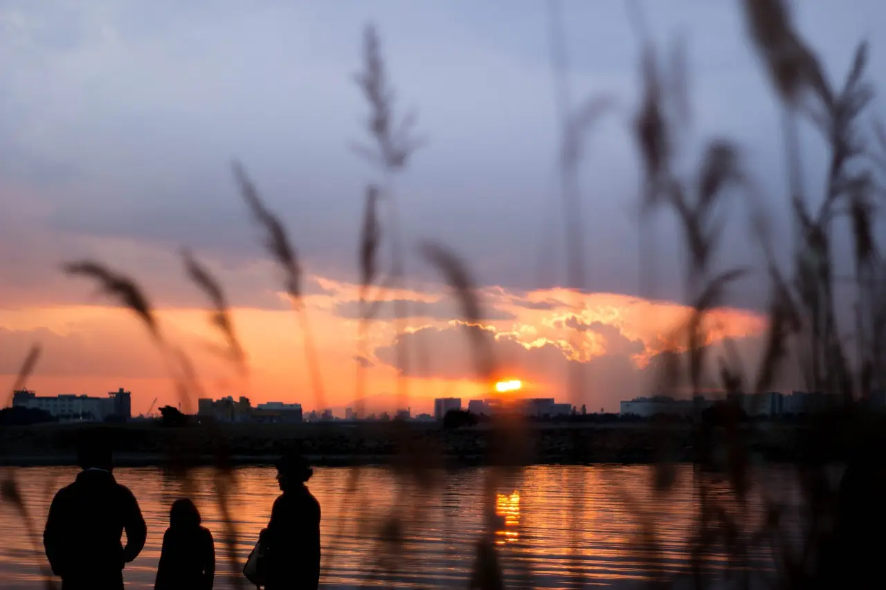japan, sunset, family-3464360.jpg